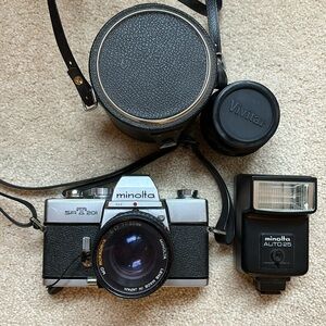 Vintage Minolta SRT 201 35mm manual camera, wide angle lens (+case), flash